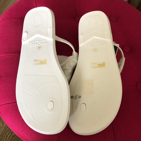 Michael Kors MK Charm Jelly PVC Flip Flop Sandal - Picture 6 of 7
